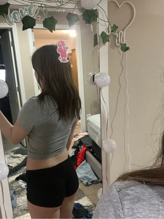 clothes - Picture 12 of 15